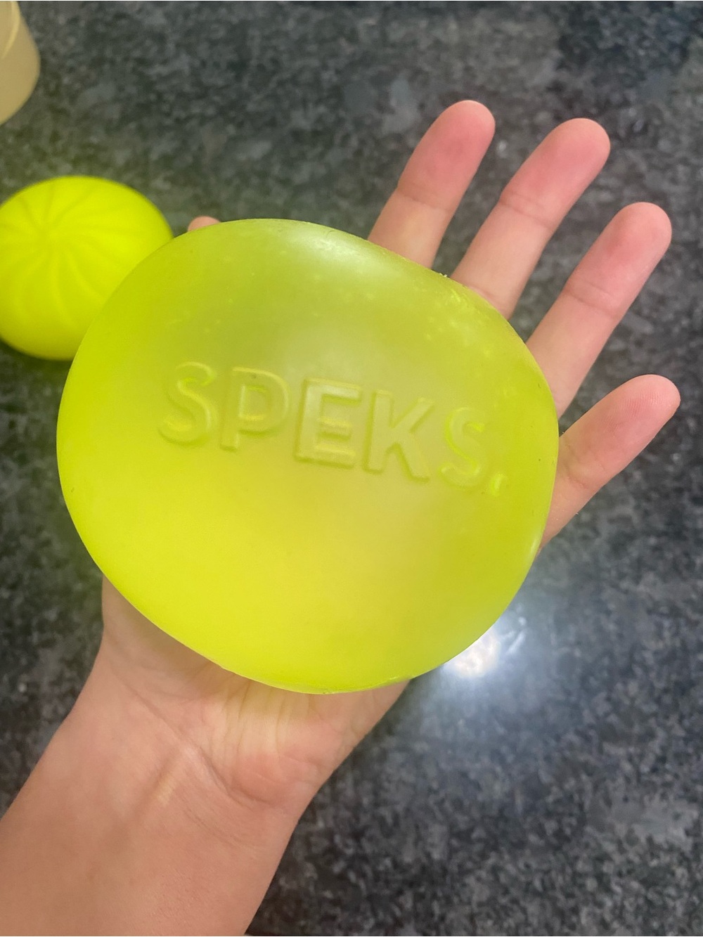 XL speck